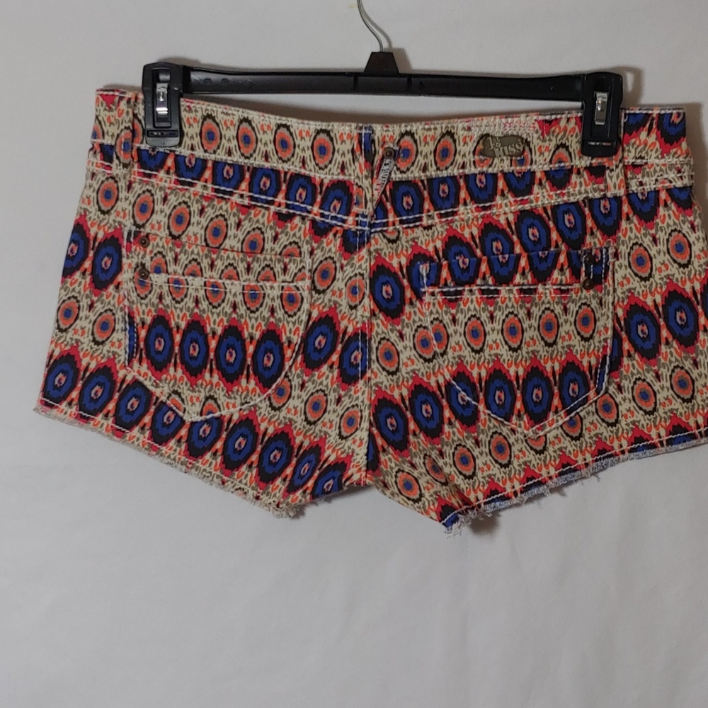 1st Kiss Printed Shorts Size 13 - Picture 3 of 7